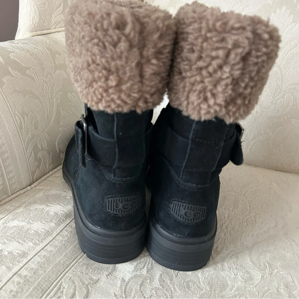 Best for the season! Ugg Harrison Cuff boot in black sz 6.5 super warm